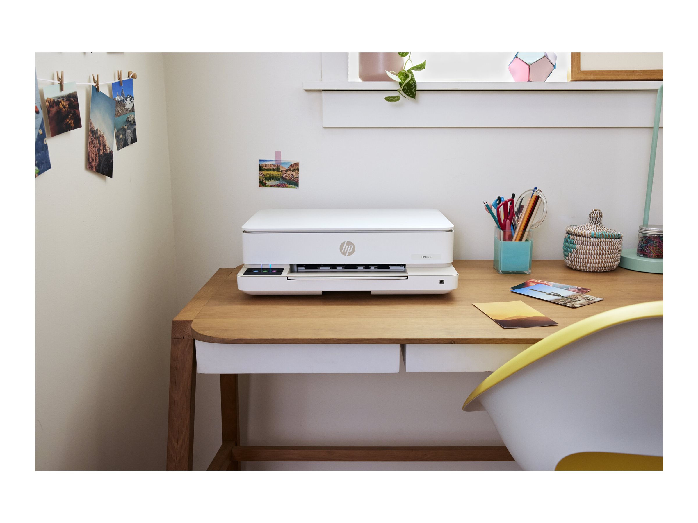 HP ENVY 6130 All-in-One multifunction printer Usage / lifestyle Front 72792
