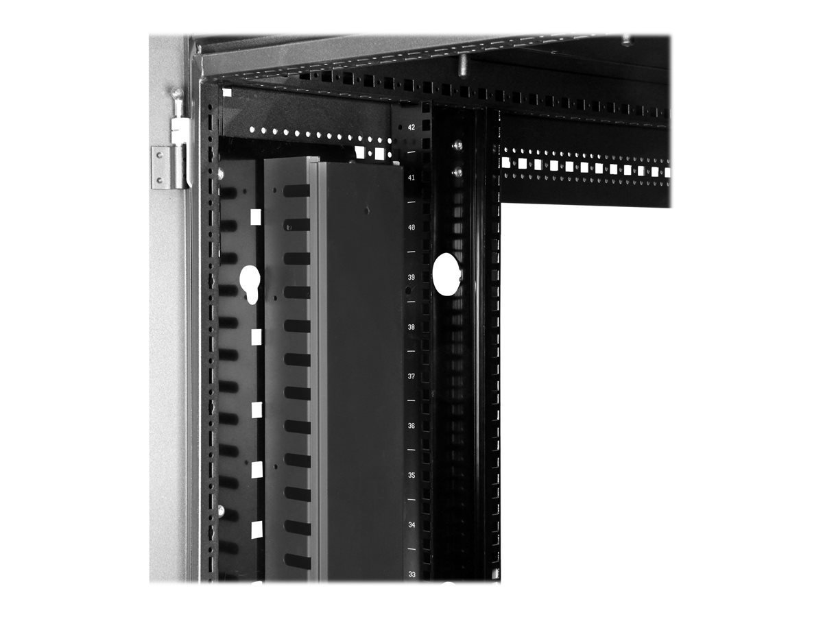 StarTech.com Vertical Cable Organizer with Finger Ducts - Vertical Cable Management Panel - Rack-Mount Cable Raceway - 0U - 6 ft. (CMVER40UF) - kabelový organizér - 40U – foto 10