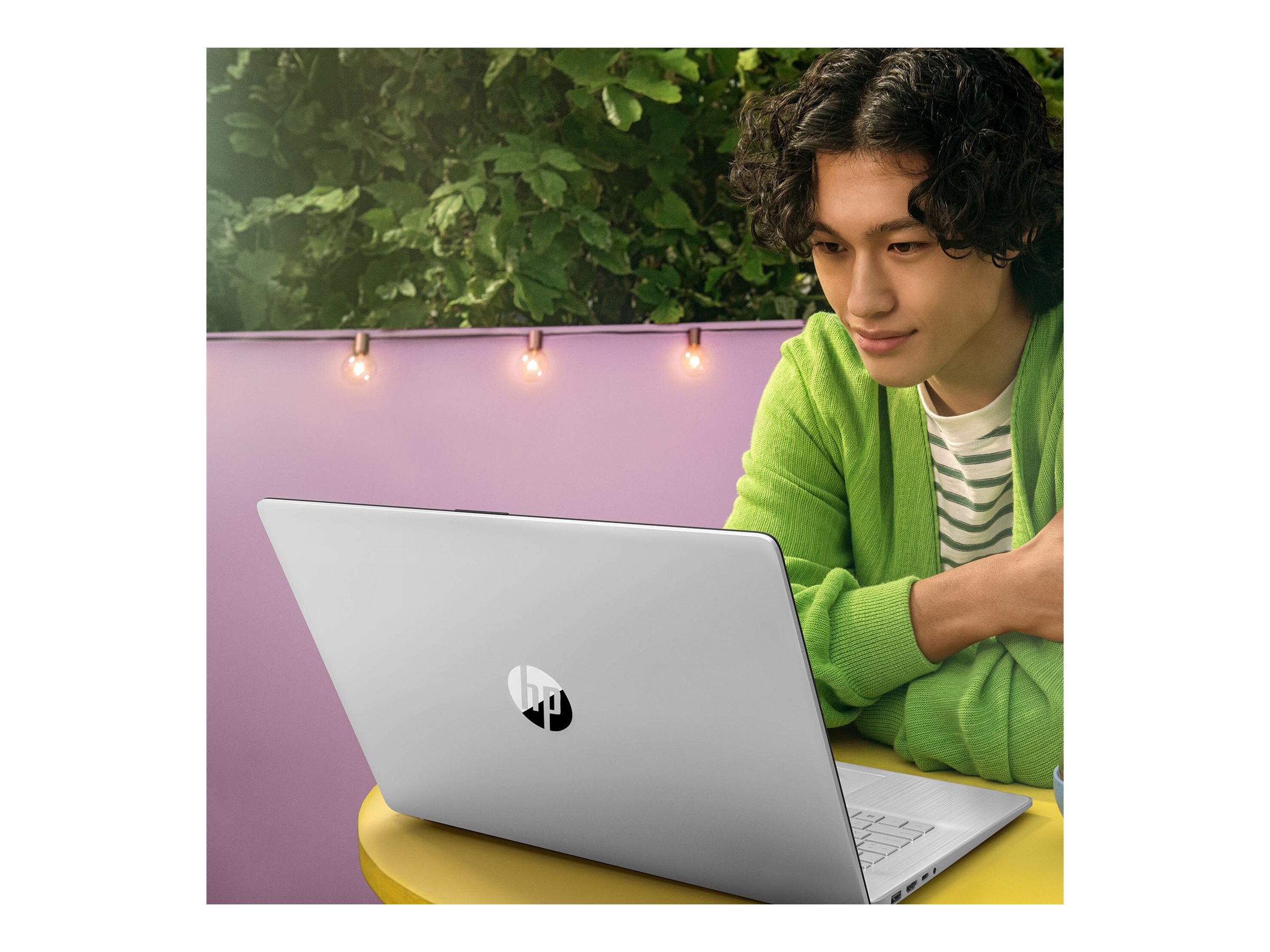 HP Laptop 17-cp3007ca | Overview, Specs, Details | SHI