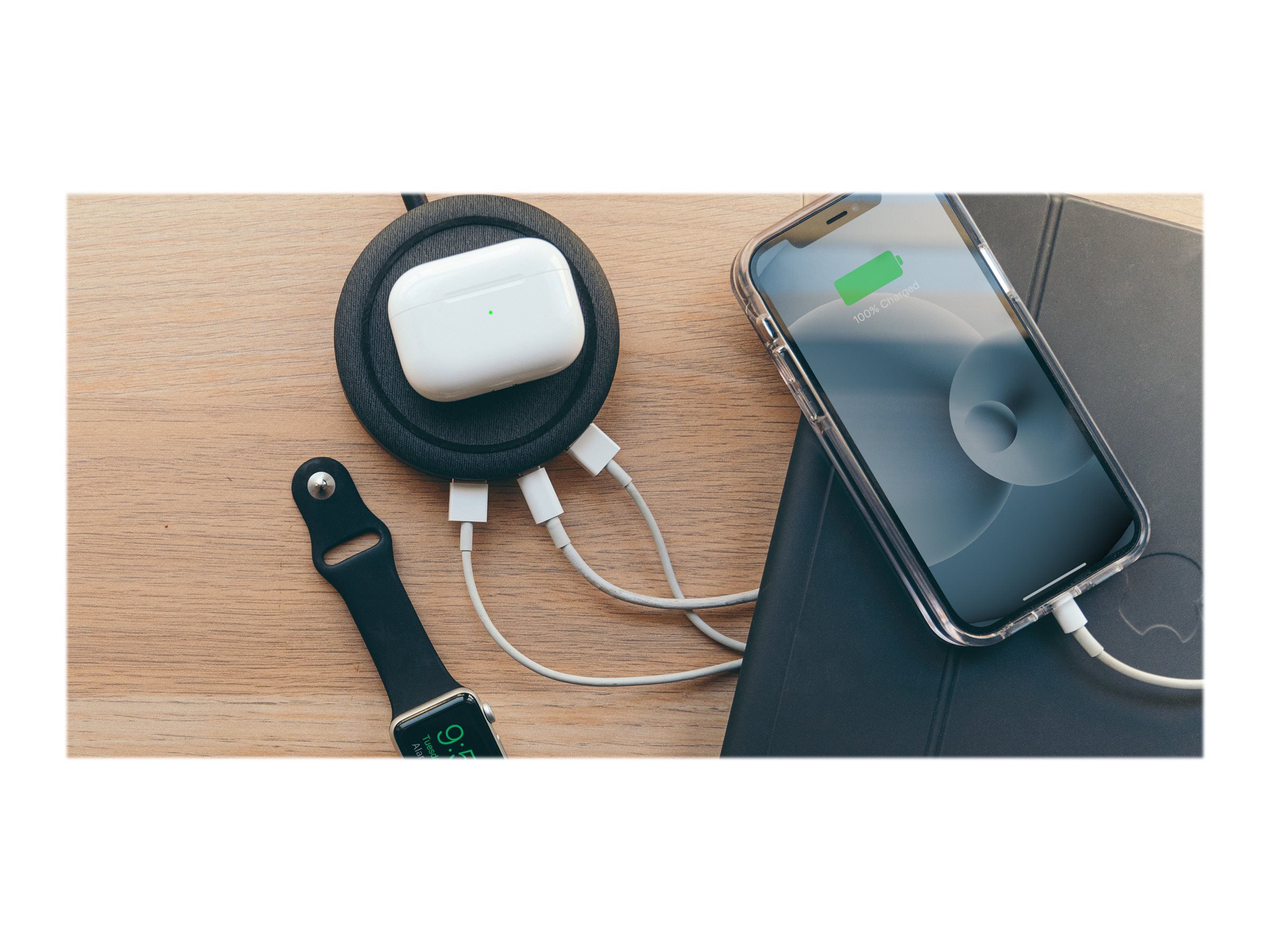 mophie wireless charging mat / power adapter + AC power adapter 2 x USB USB-C 60 Usage / lifestyle Left-angle 72755