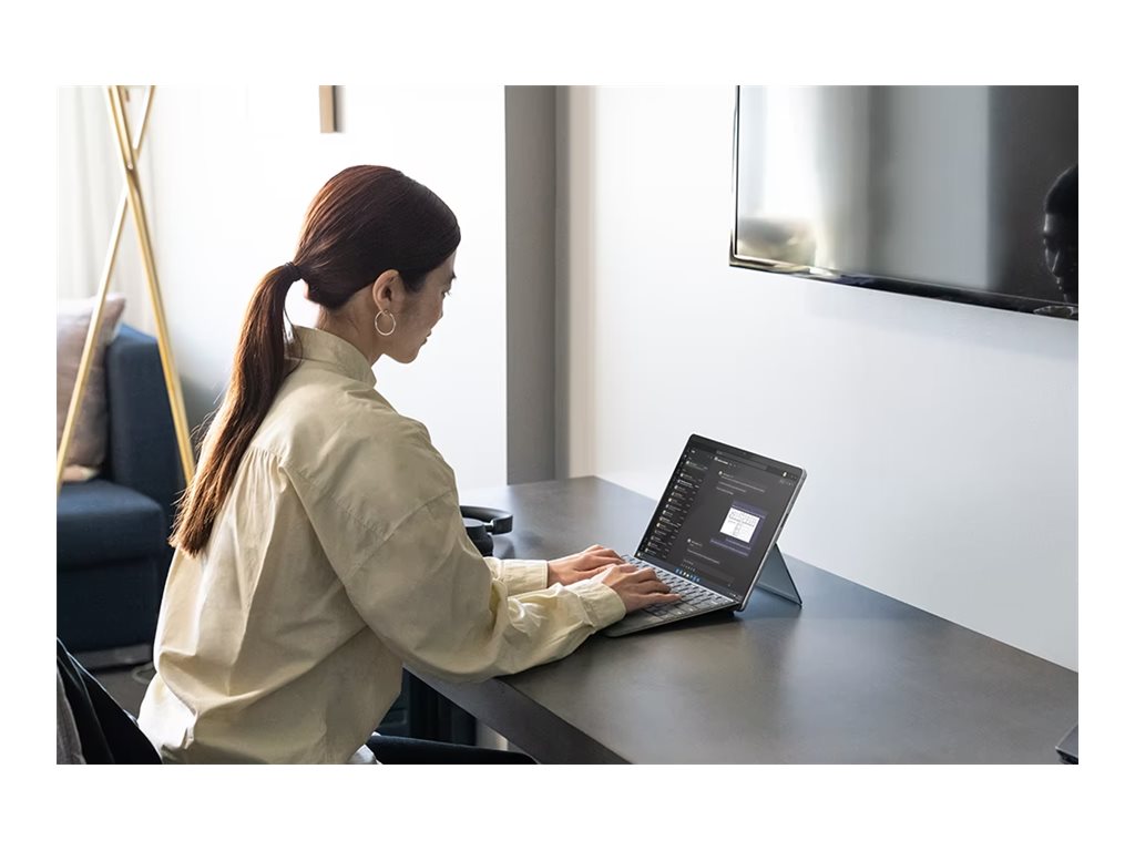 An image of Microsoft Surface Pro Signature Keyboard - keyboard - with accelerometer, touchpad, Surface Slim Pen 2 storage and charging tray - QWERTY - UK - platinum Input Device