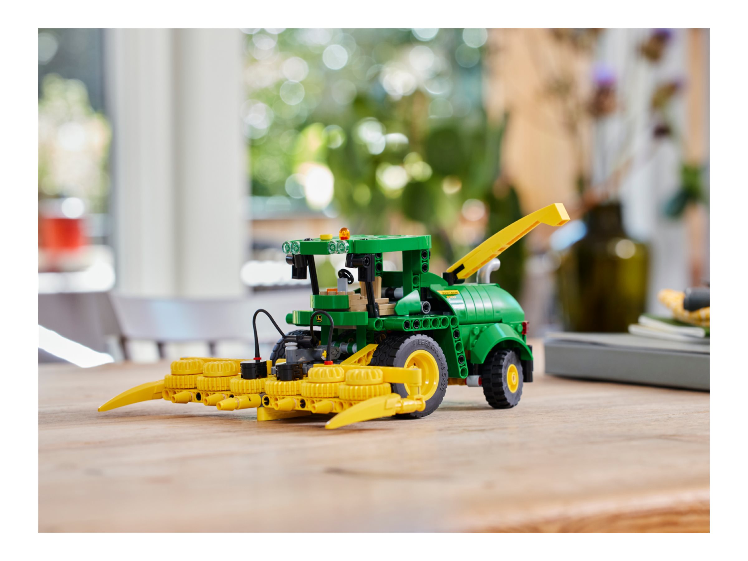 LEGO Technic - John Deere 9700 Forage Harvester