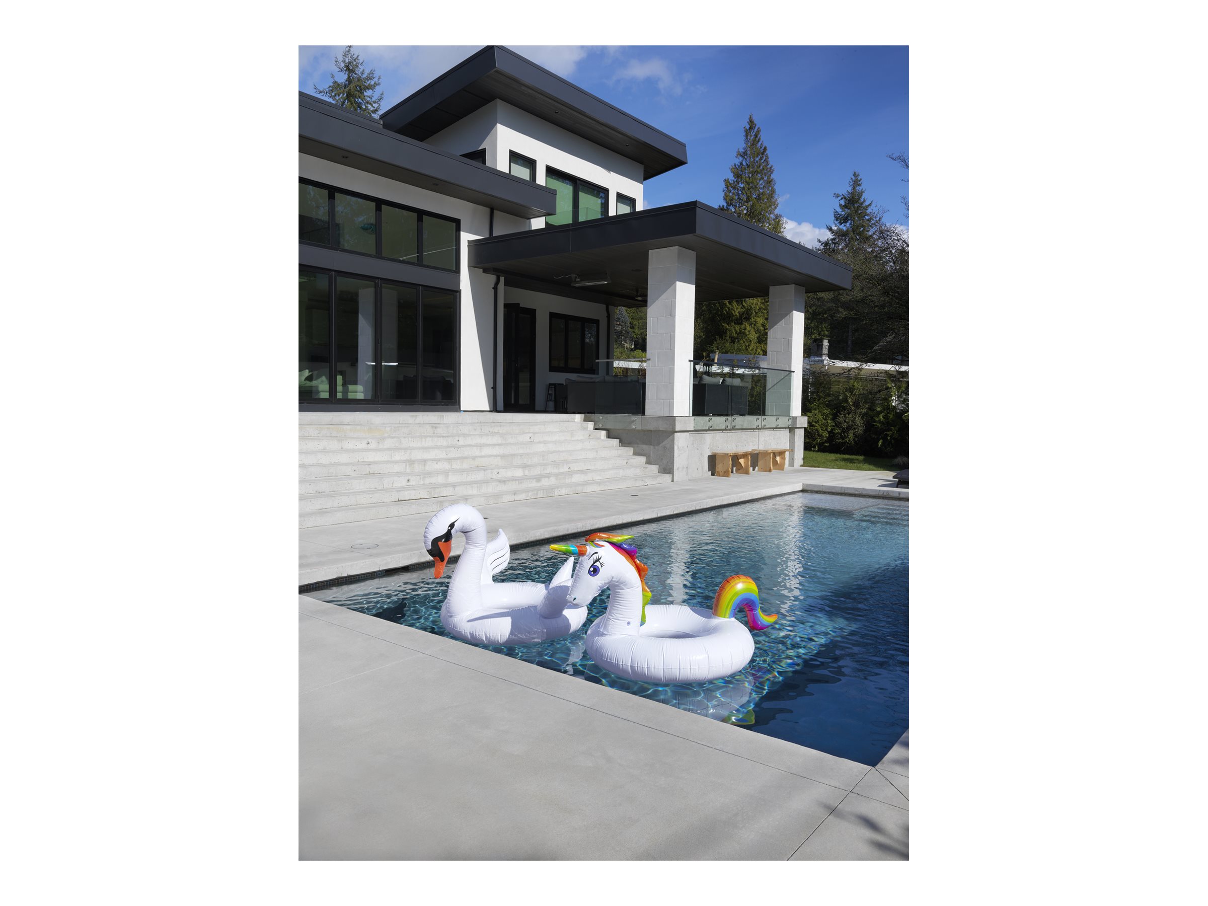 Incredible Novelties Giant Unicorn Pool Float - White