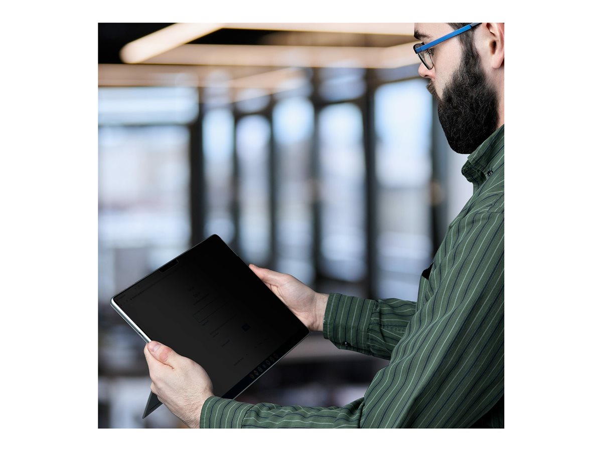 StarTech.com 4-Way Privacy Screen For 13-inch Surface Pro 8/9/X Laptop, For Portrait/Landscape, Touch-Enabled, +/- 30 Deg. View - Computer Security Filter/Protector Blocks up to 51% Blue Light, Anti-Glare Finish (13SP-PRIVACY-SCREEN) - filtr pro zvýšení soukromí k notebooku (horizontální) – foto 5