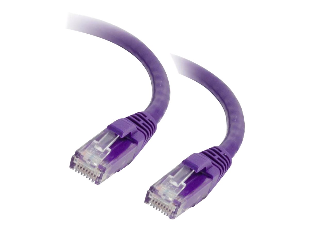 C2G Cat5e Booted Unshielded (UTP) Network Patch Cable - patch kabel - 5 m - purpurová