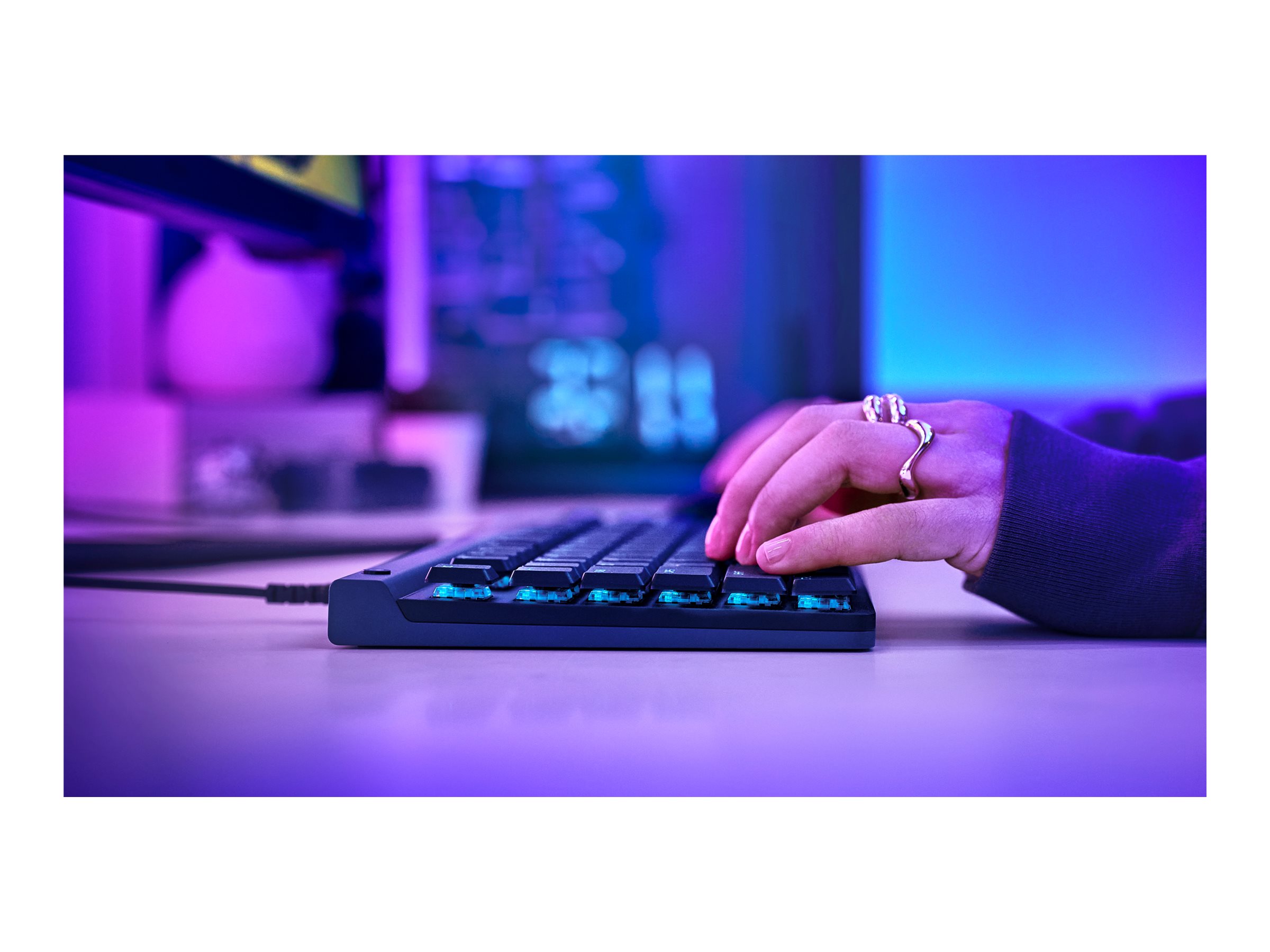 Logitech G G515 keyboard TKL black Input Usage / lifestyle Front 72785