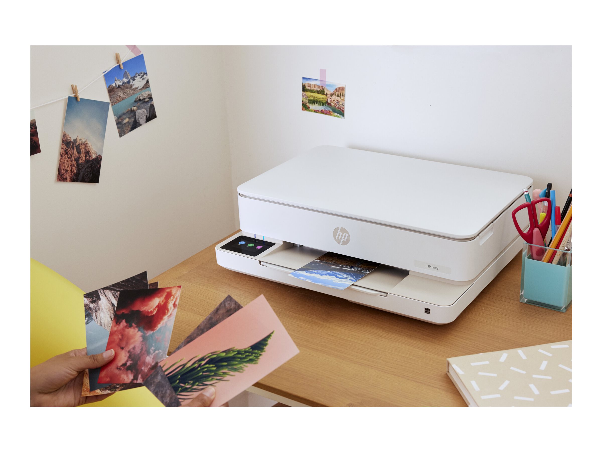 HP ENVY 6130 All-in-One multifunction printer Usage / lifestyle Front 72797