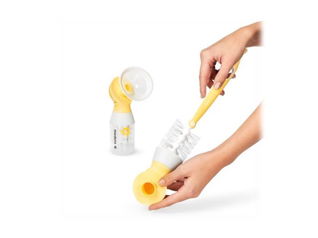 Medela Quick Clean Bottle Brush - Yellow