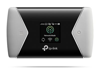 TP-Link M7450 mobile hotspot 4G LTE Usage / lifestyle Front 72635