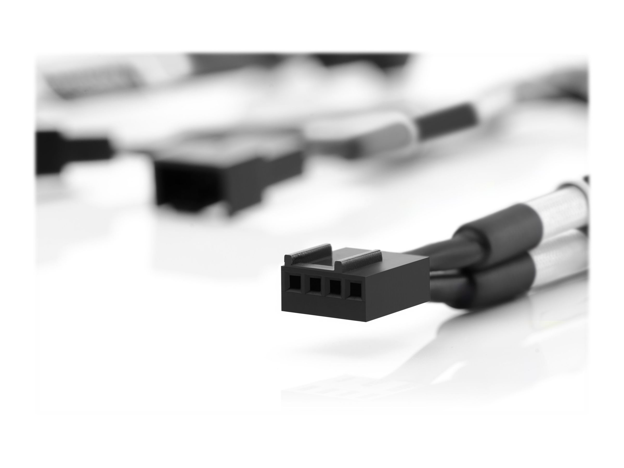 Noctua NA-SYC1 fan power cable 4 pin PWM to 4 pin PWM 11.5 Product shot Front 79950