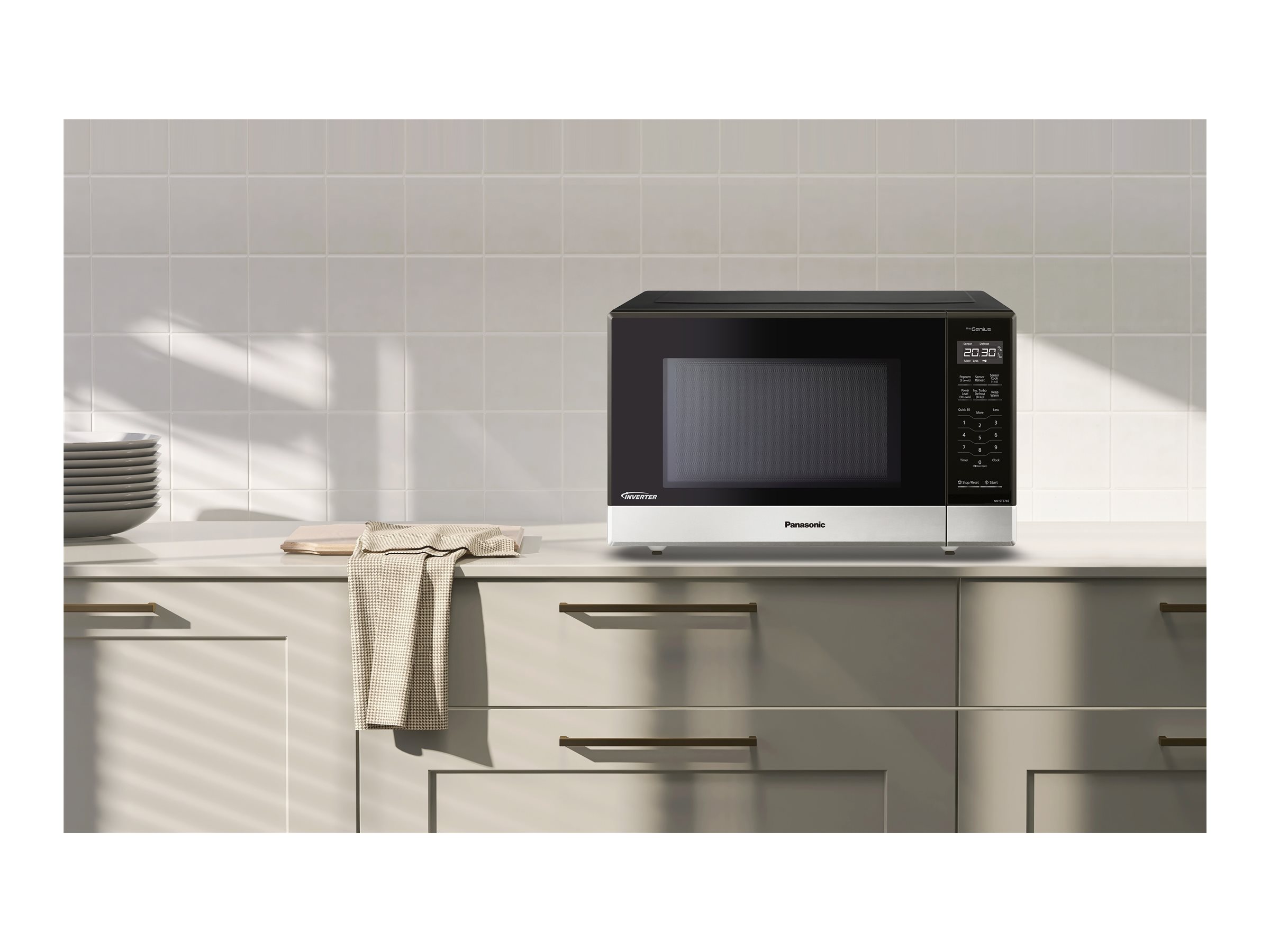 Panasonic Genius 1.2 cu. ft Microwave Oven - Black - NNST676SC