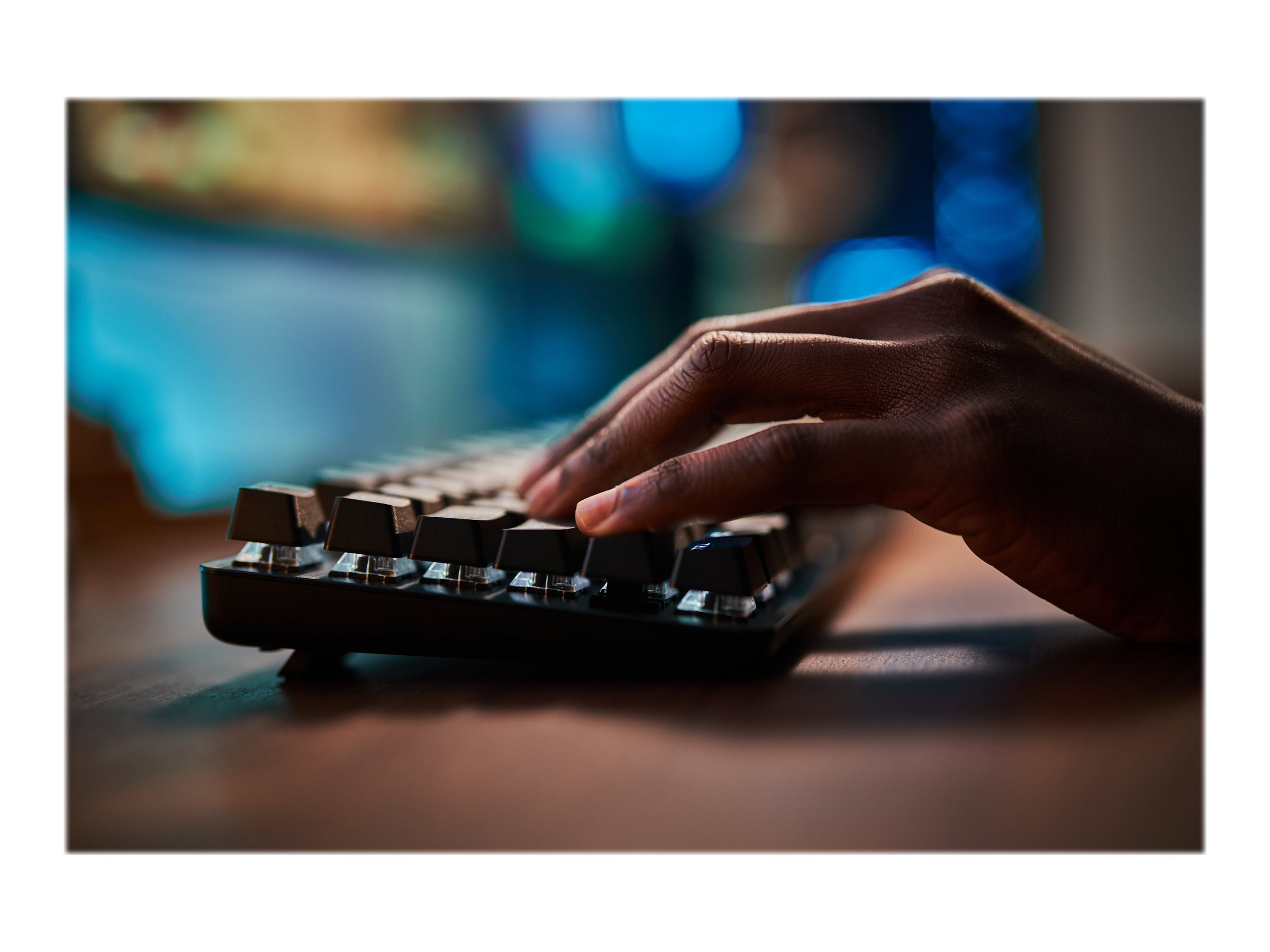 Logitech G G413 TKL SE keyboard black Input Usage / lifestyle Left side 72492
