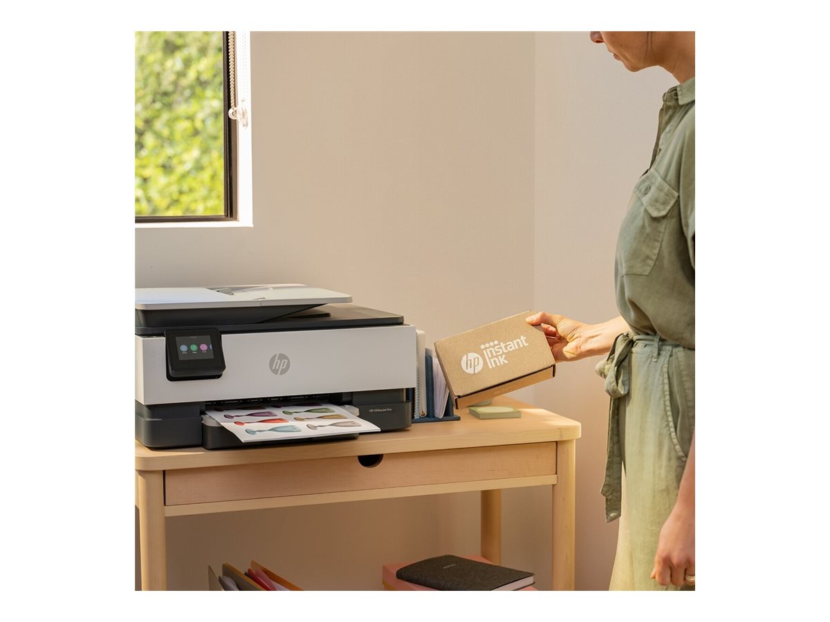 HP Officejet Pro 8130e All-in-One multifunction printer Usage / lifestyle Left-angle 72711