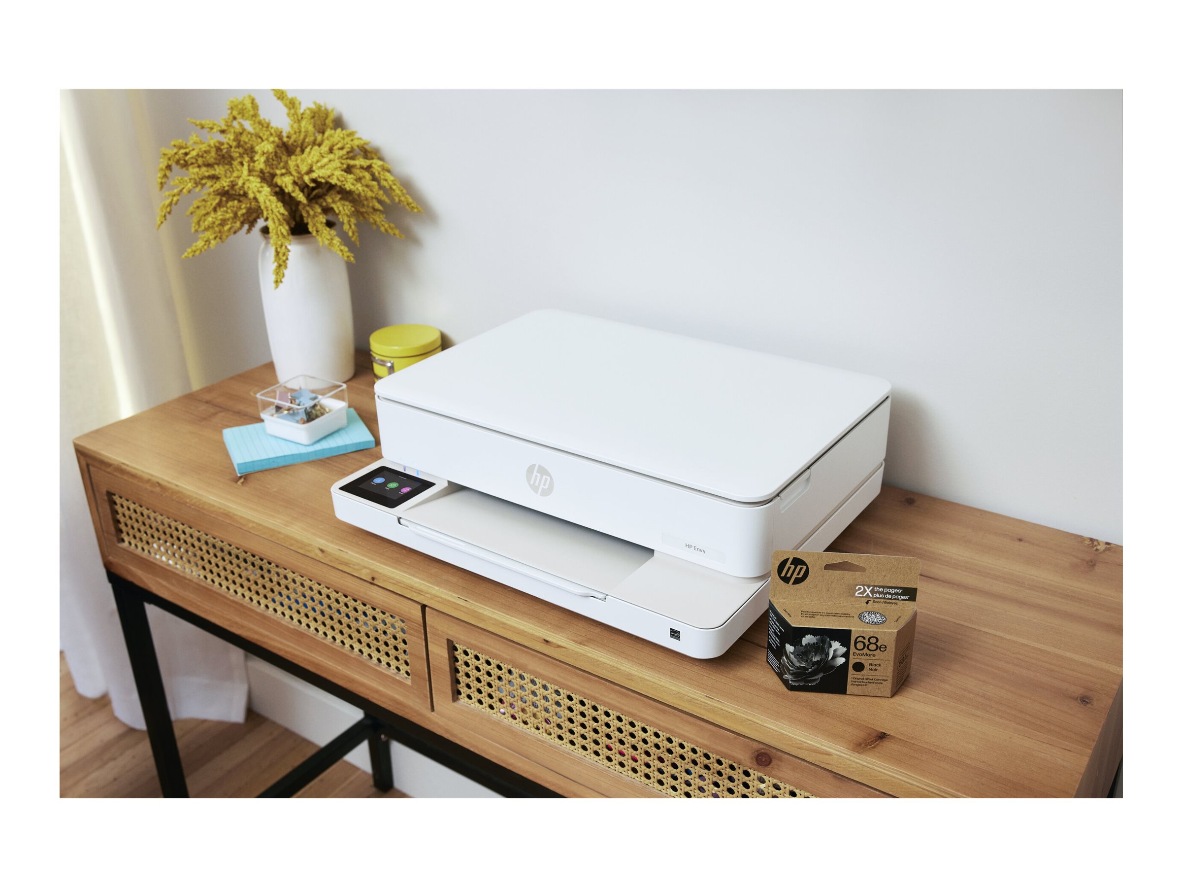 HP ENVY 6130 All-in-One multifunction printer Usage / lifestyle Front 72785
