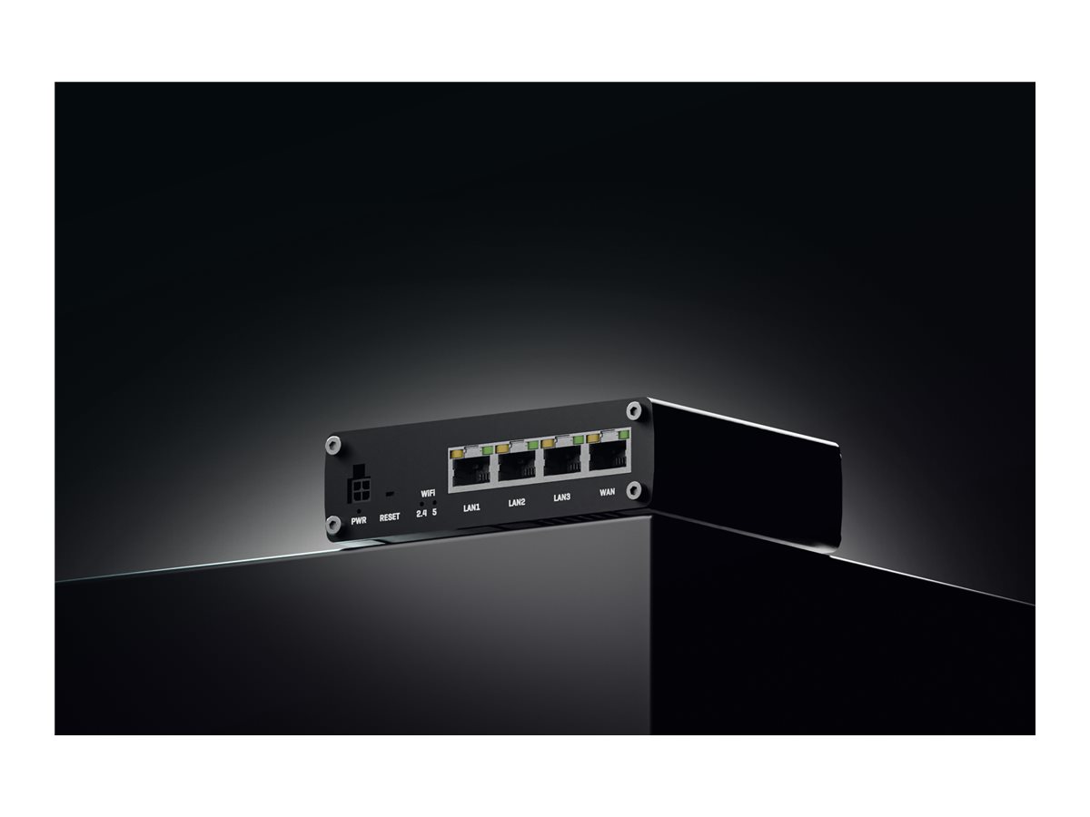 Teltonika RUTM10 wireless router Wi-Fi 5 DIN rail mountable surface-mountable Usage / lifestyle Left-angle 72710