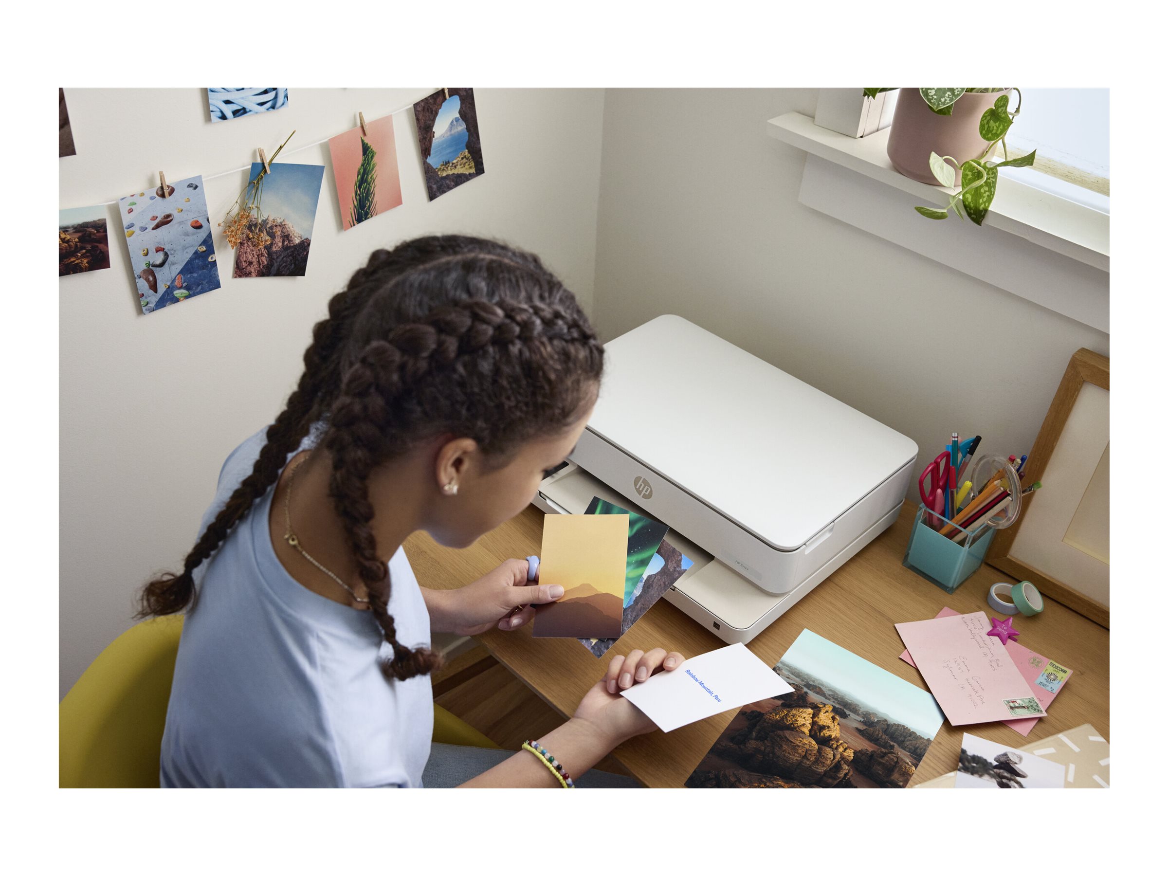 HP ENVY 6130 All-in-One multifunction printer Usage / lifestyle Front 72787