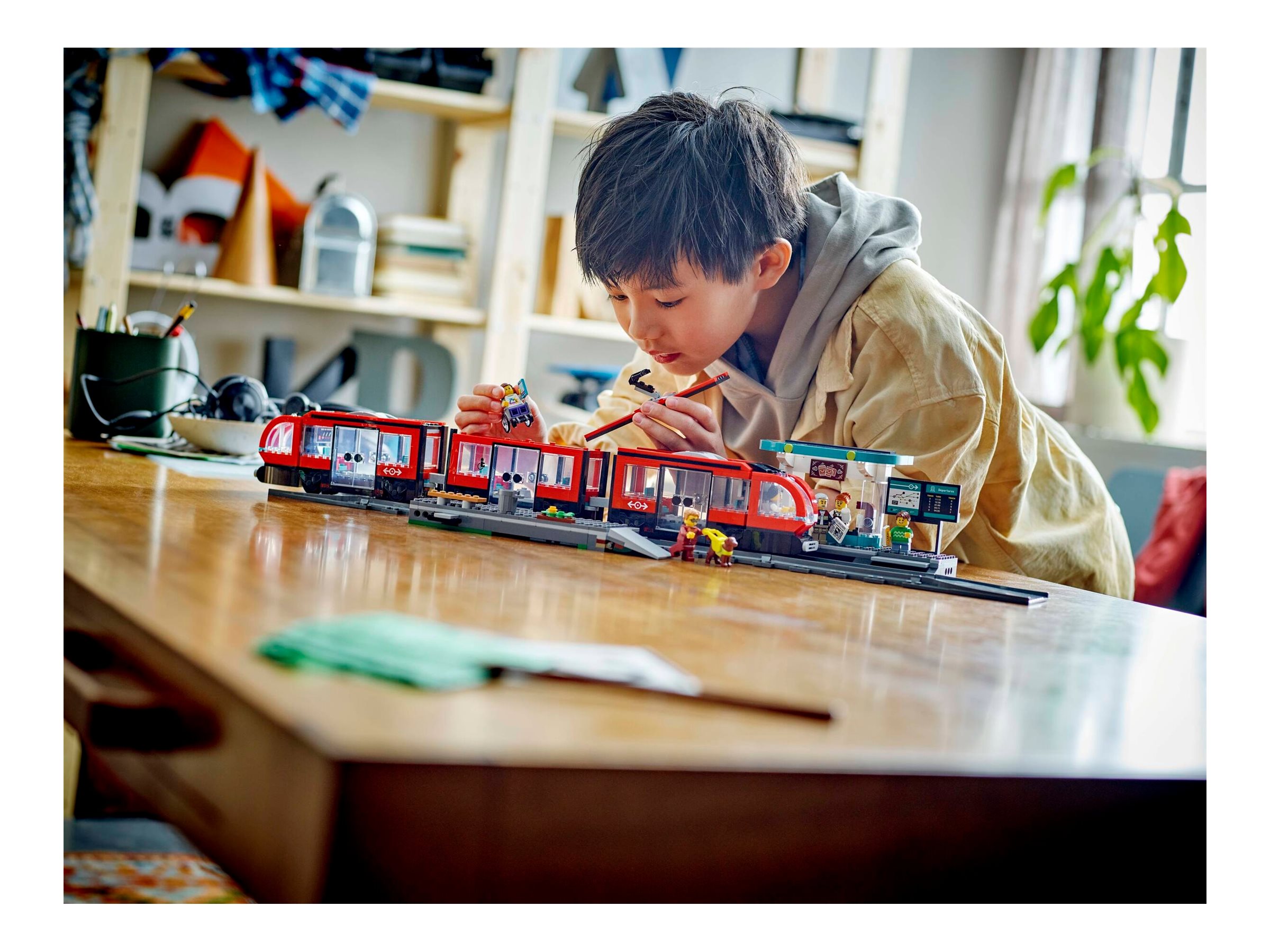 LEGO City - Downtown Streetcar and Station