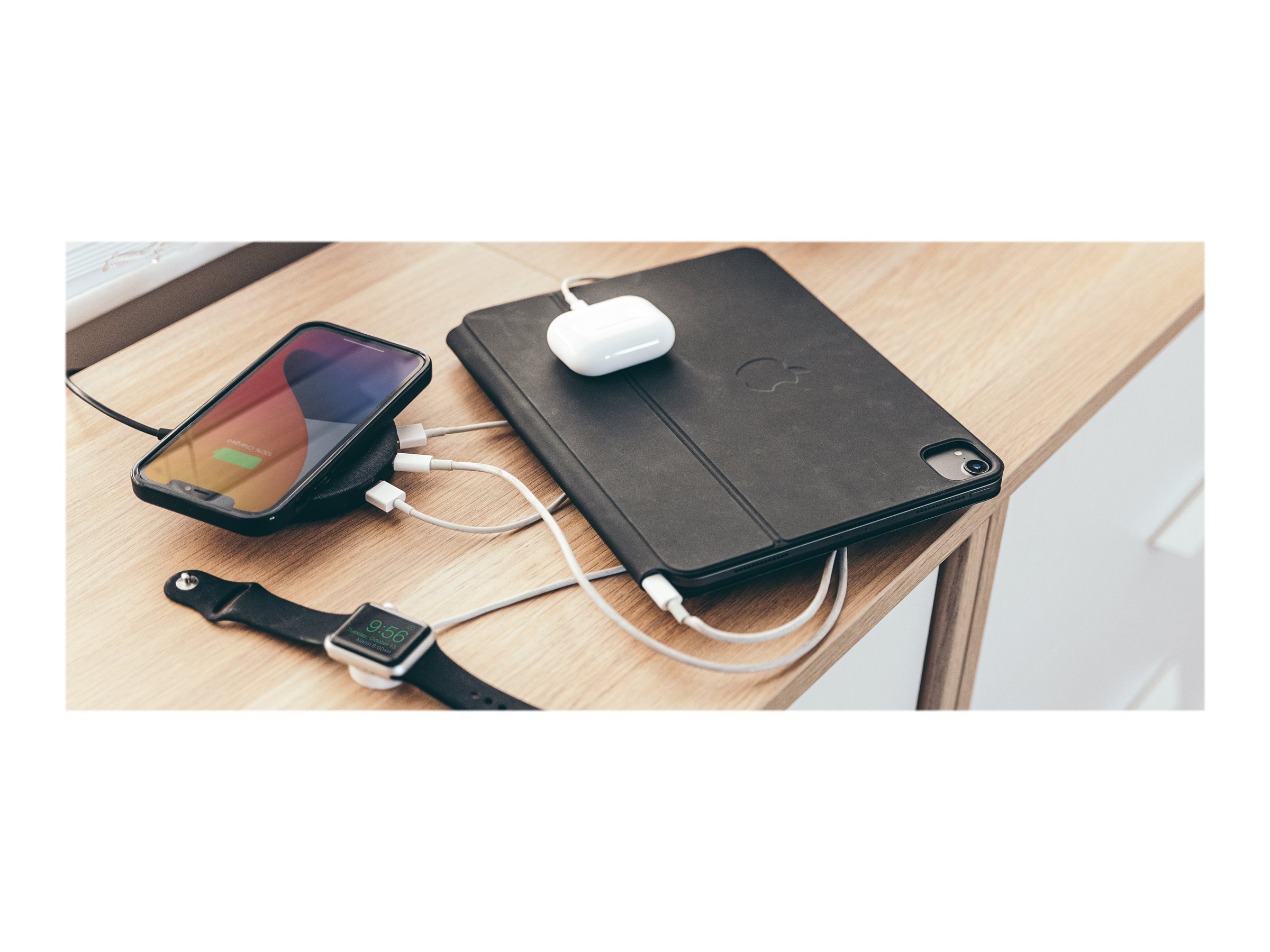 mophie wireless charging mat / power adapter + AC power adapter 2 x USB USB-C 60 Product shot Top 79050