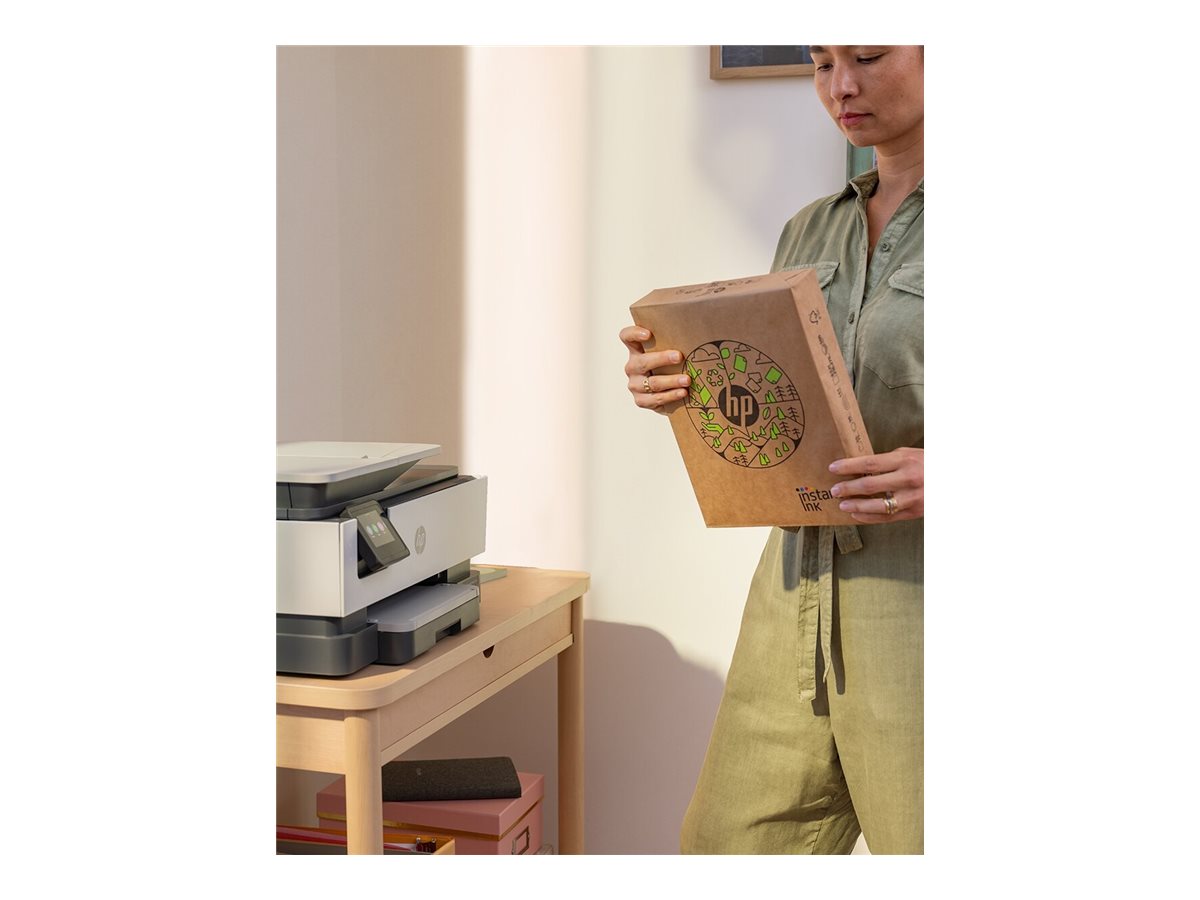 HP Officejet Pro 8130e All-in-One multifunction printer Usage / lifestyle Front 72726