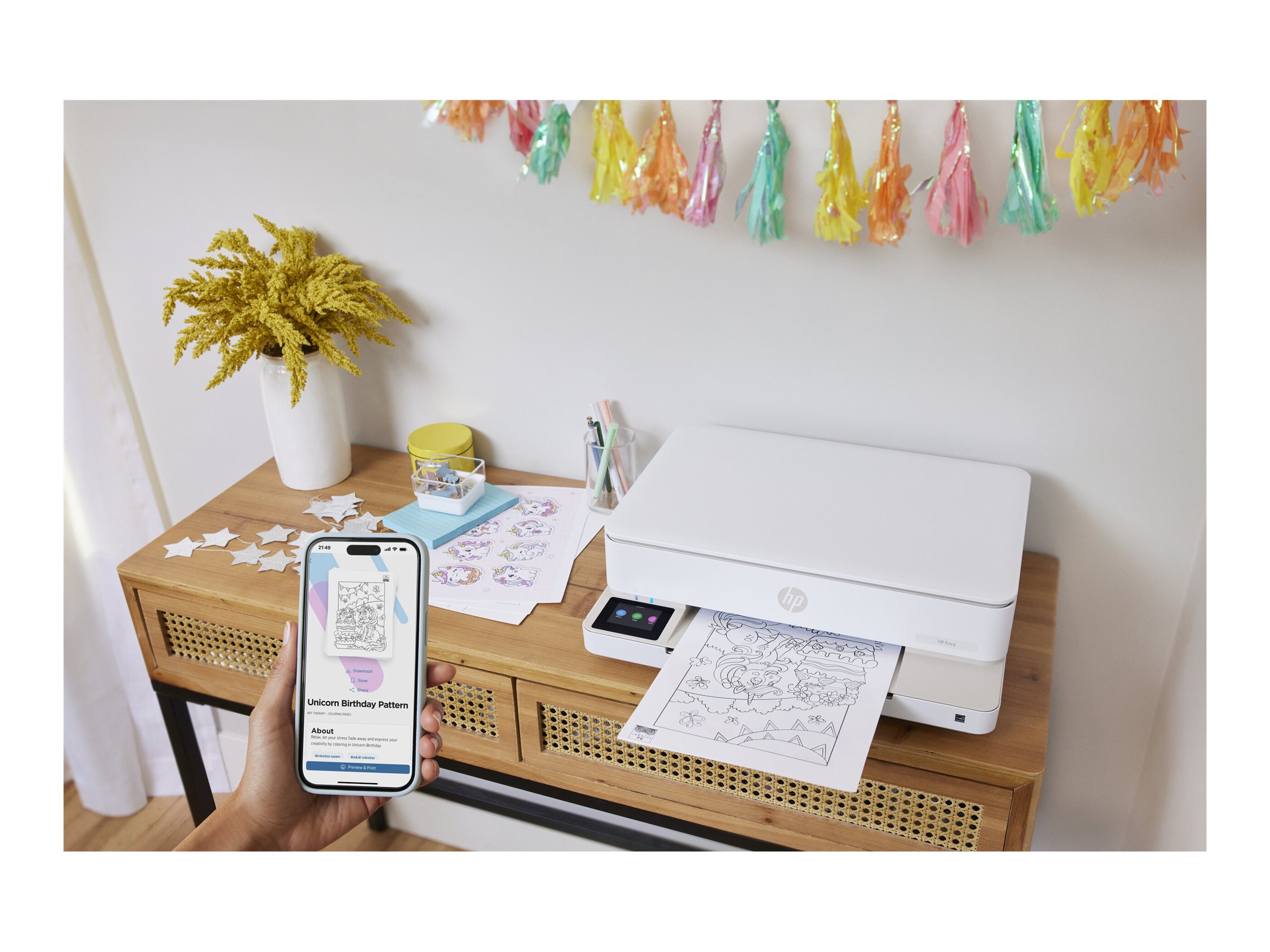 HP ENVY 6130 All-in-One multifunction printer Usage / lifestyle Front 72786