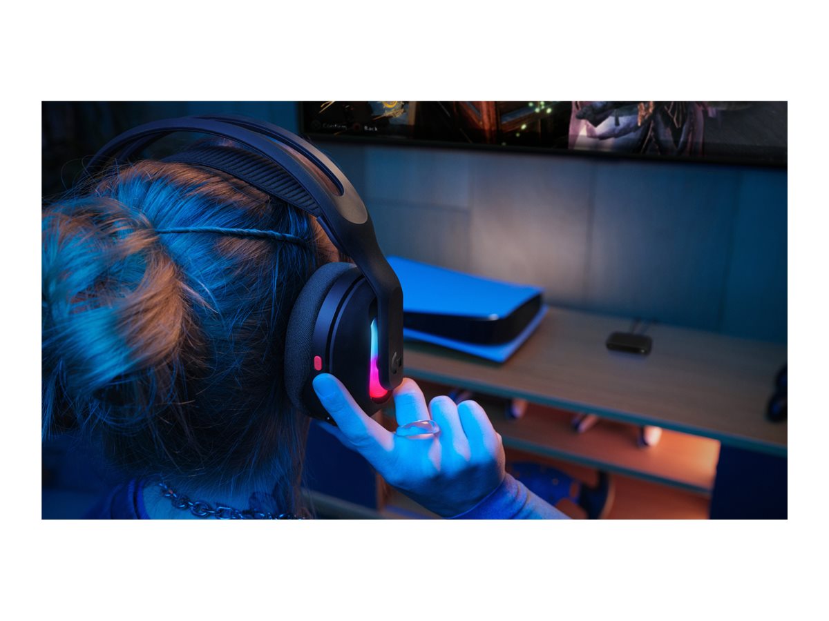 Logitech G Astro A20 X Usage / lifestyle Close-up 72100