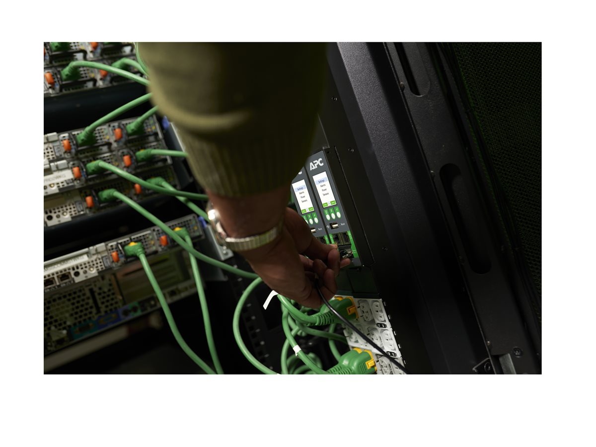 APC NetShelter Rack PDU Advanced - rozvodná jednotka PDU - přepínaný, 230 V, 32 A - 7.4 kW - 7400 VA - kompatibilní s TAA – foto 12