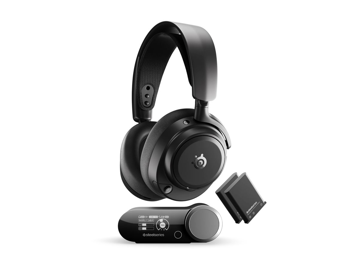 SteelSeries Arctis Nova Pro Omni wireless headset Usage / lifestyle Close-up 72140