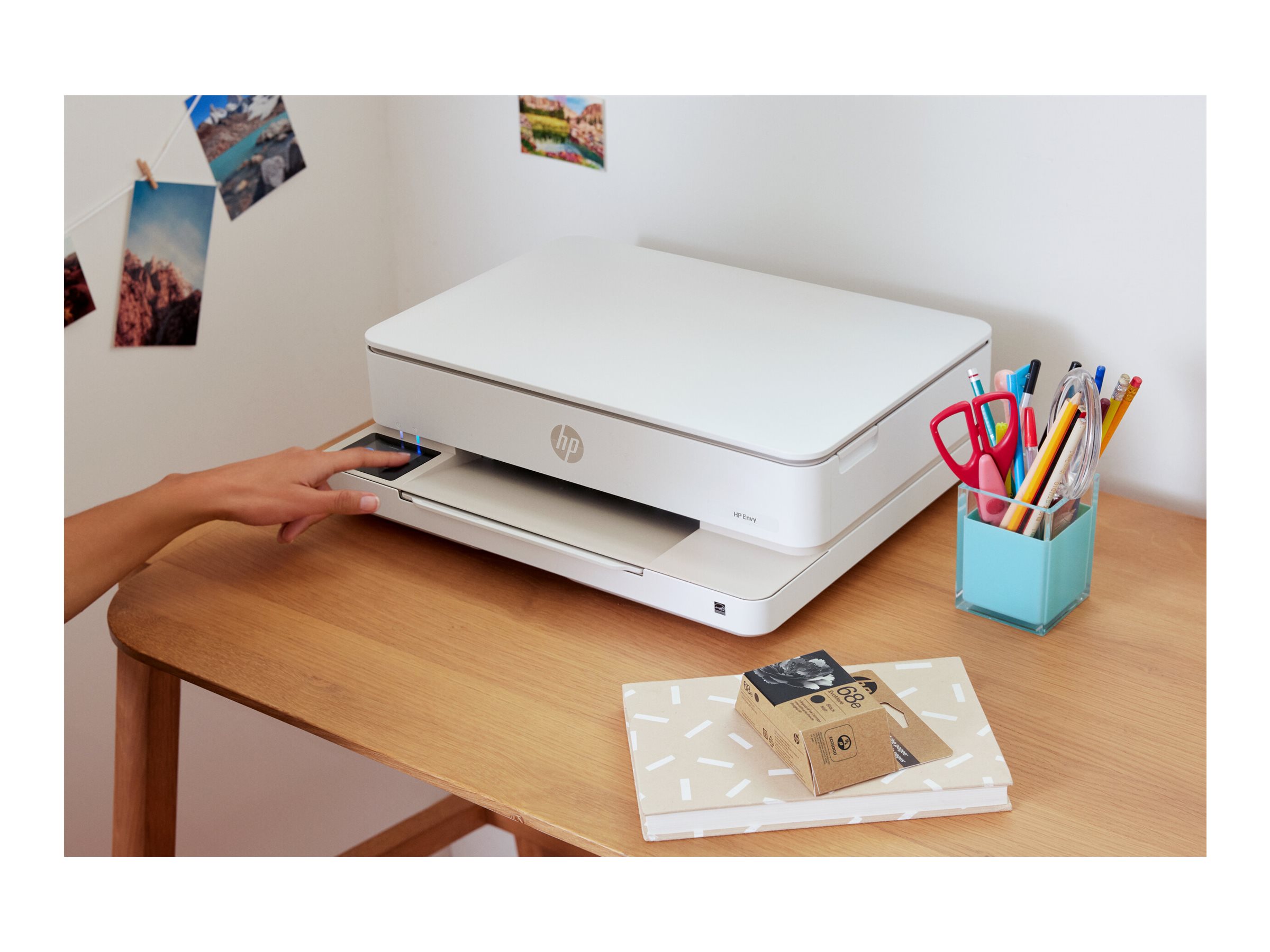 HP ENVY 6130 All-in-One multifunction printer Usage / lifestyle Front 72792