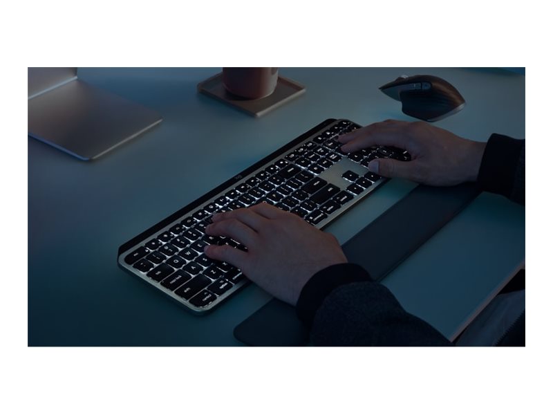 Logitech Master Series MX Keys S Combo for Mac keyboard and mouse set full size QWERTY Usage / lifestyle Left-angle 72620