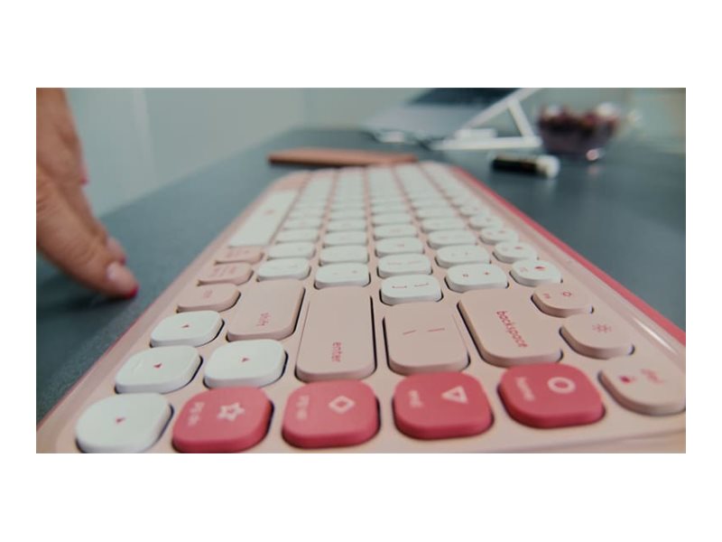 Logitech POP Icon Combo keyboard and mouse set QWERTY English rose off white Input Usage / lifestyle Close-up 72021