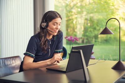 IMPACT 1000 MS UC ANC WL USB-C+AOn-ear Bluetooth® headset. Supplied with a BTD 900c dongle, a USB‑C to USB‑A adapter, and a USB‑C charging cable. Features ANC, EPOS BrainAdapt™ technologies, and EPOS AI™‑powered voice pickup and noise cancellation, ensuring your voice sounds natural and clear in any environment.