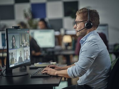 IMPACT 1061TDobbeltsidet Bluetooth-headset med stander