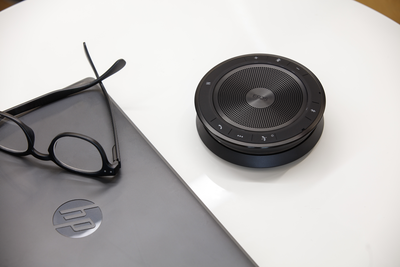 EXPAND 40 +Bærbar Bluetooth®-speakerphone