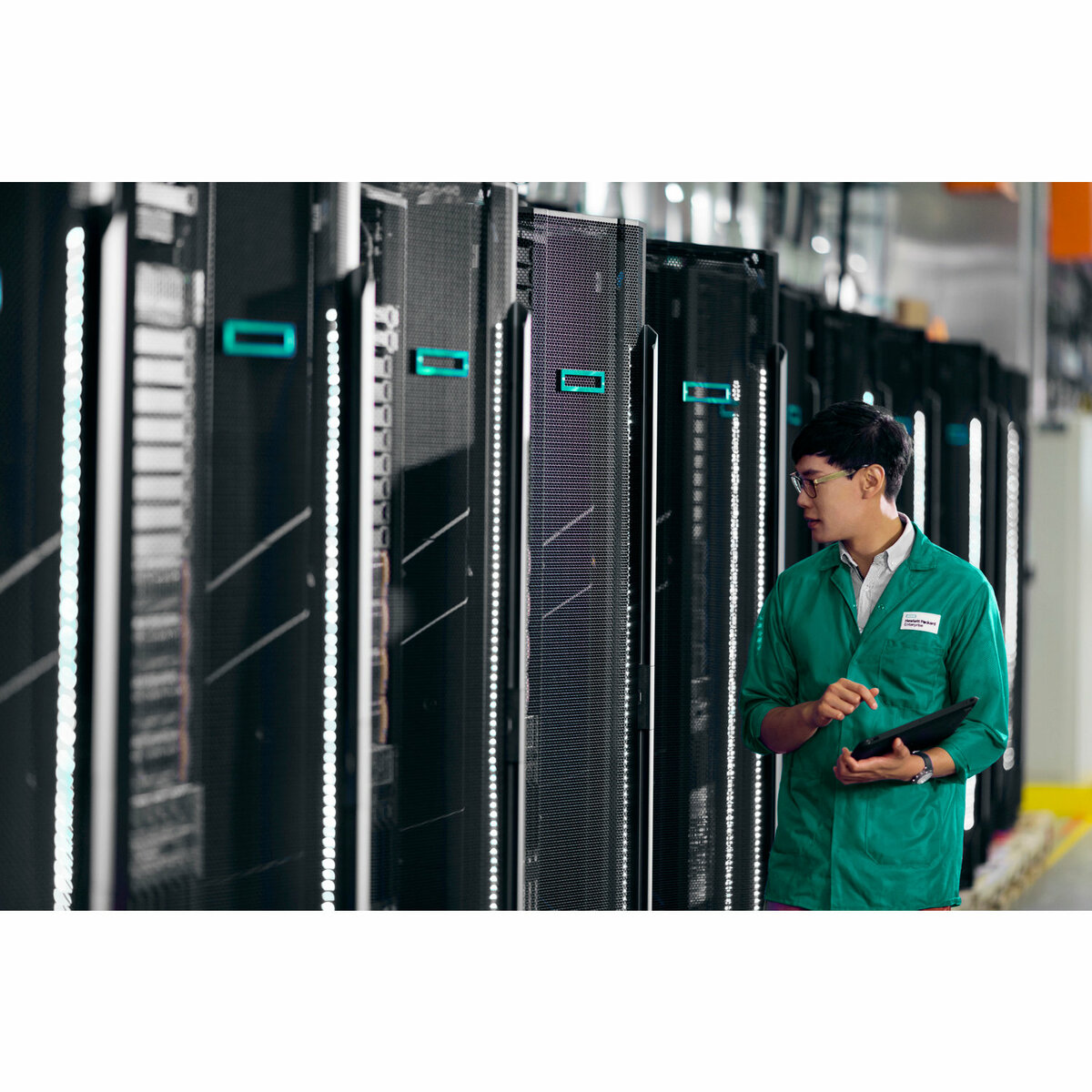 folie 1 von 1, vergrößern, hpe infiniband hdr/ethernet splitter-direktanschluss-kupferkabel, 200 gbit, qsfp56 zu 2xqsfp56, 2,0 m
