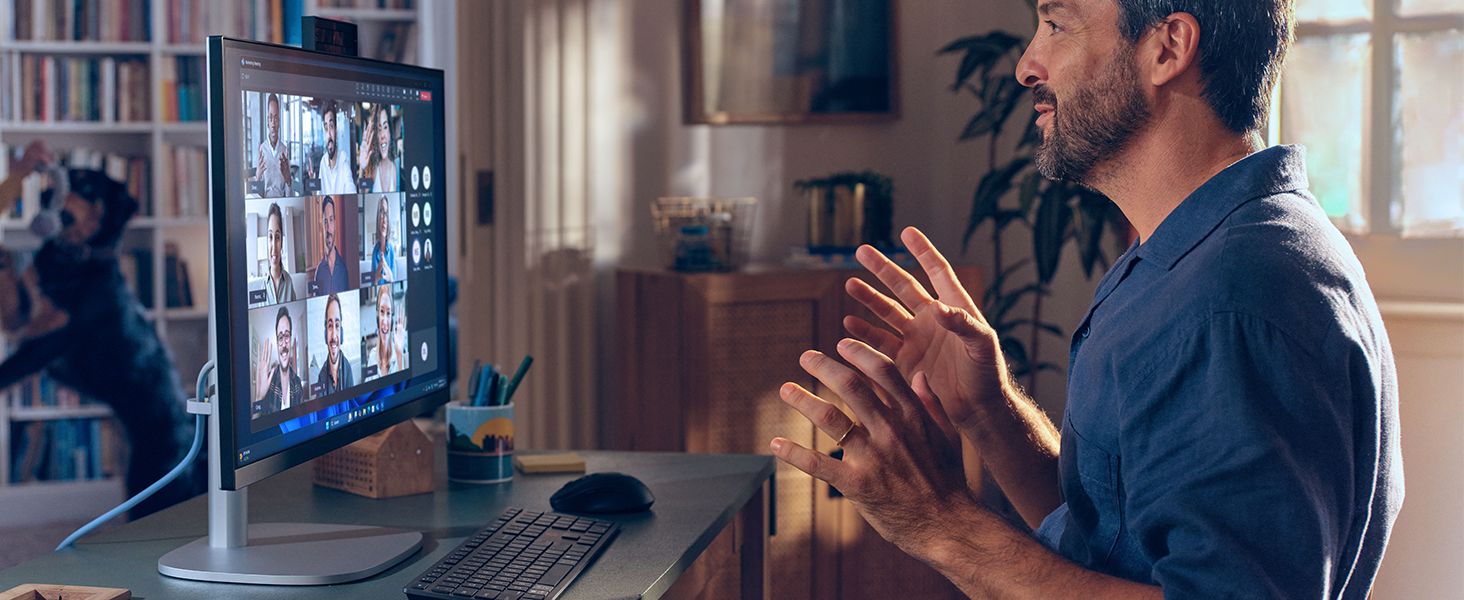 HP EliteStudio 8 All-in-One G1i 23.8 inch Desktop AI PC Wolf Pro Security Edition