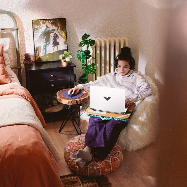 Pantalla de 144 Hz FHD antirreflejo