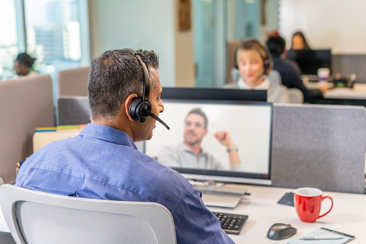 folie 1 von 2, vergrößern, poly savi 8210 uc dect 1880-1900 mhz usb-a-headset, zertifiziert für microsoft teams