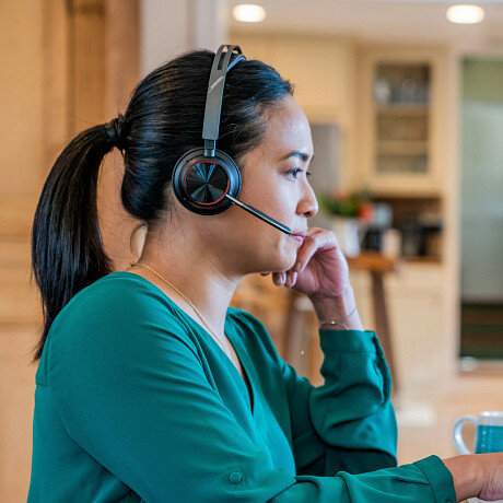 Poly Voyager Focus 2 Microsoft Teams Sertifikalı USB-C-C Kulaklık