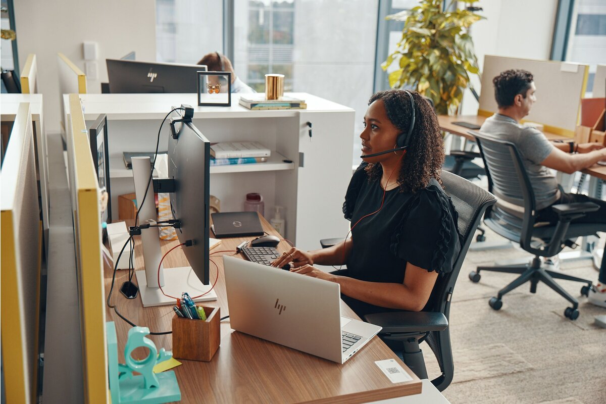 slide 1 of 3, show larger image, poly blackwire 3220 usb-c-stereohodesett + usb-c/a-adapter (bulk)