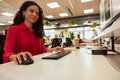 slide {0} of {1}, zoom in, HP 725 Multi-Device Rechargeable Wireless Keyboard