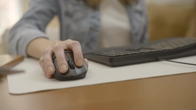 folie 1 von 6, vergrößern, hp 685 comfort dual-mode mouse (black) - product demo video (45 sec) - german