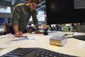 slide {0} of {1}, zoom in, HP 965 Ergonomic Wireless Keyboard