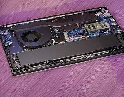 Dual SSD- og RAM-slots