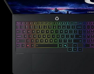 Eclipse Black med AI-Synced RGB-tastatur
