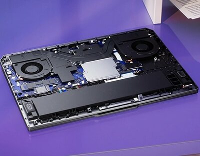 Dual SSD- og RAM-slots