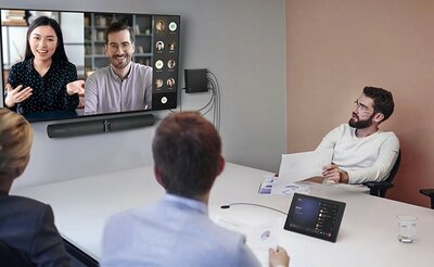 Fjernstyring af enheder i rummet