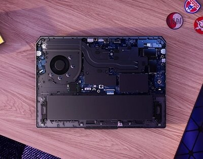 Dual SSD- og RAM-slots