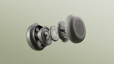 Crisp treble, deep bass