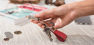 Swivel design to protect connectors