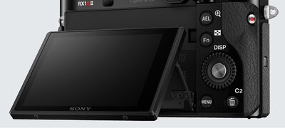 Tiltable LCD screen accommodates your eyepoint